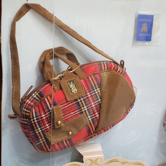 NRFB Vintage 1997 Jet Set Luggage Ensemble Barbie Millicent Roberts Collection - Picture 8 of 11